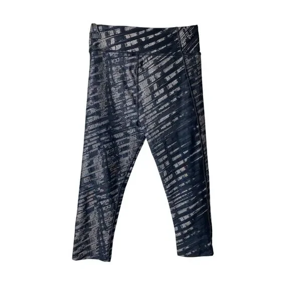 Under Armour Women's Black and Gray Capri Compression Leggings Size Small - Picture 2 of 4